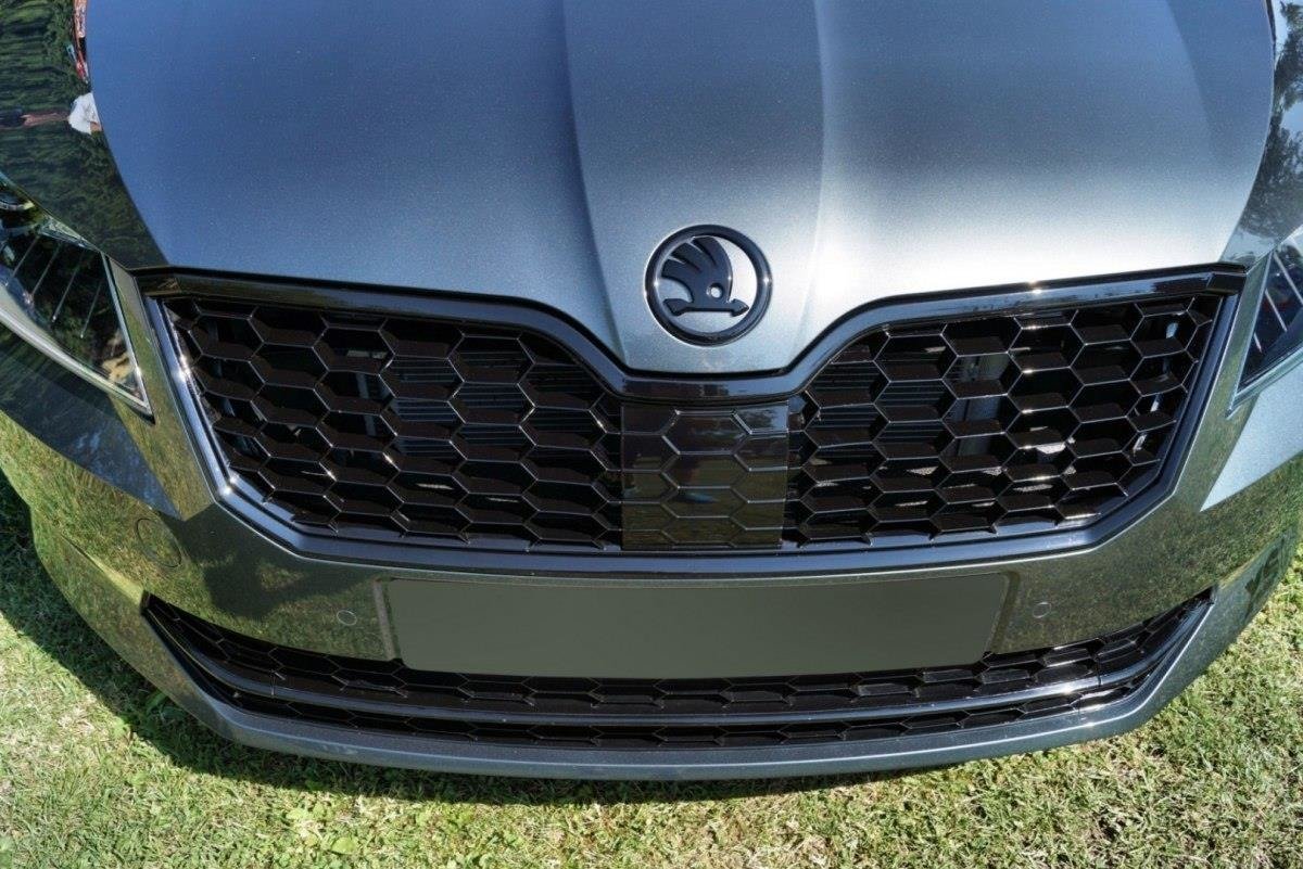 Front Grill Skoda Superb Mk3